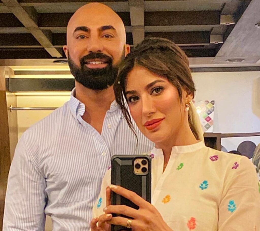 HSY and Mehwish Hayat to link up for an upcoming TV project
