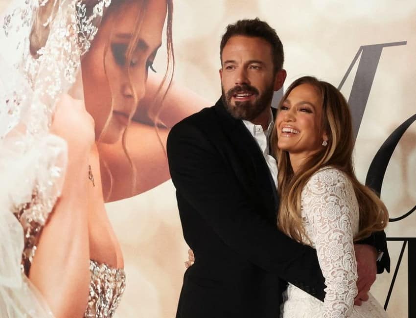 Jennifer Lopez and Ben Affleck get married in Midnight Wedding in Las Vegas