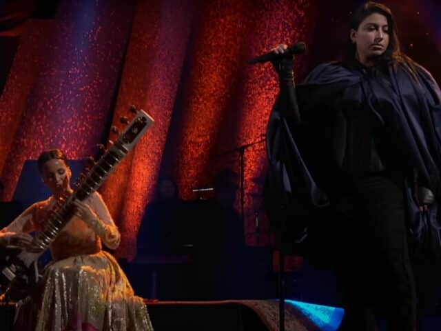 Arooj Aftab and Anoushka Shankar performed “Udhero Na” at Grammy’23